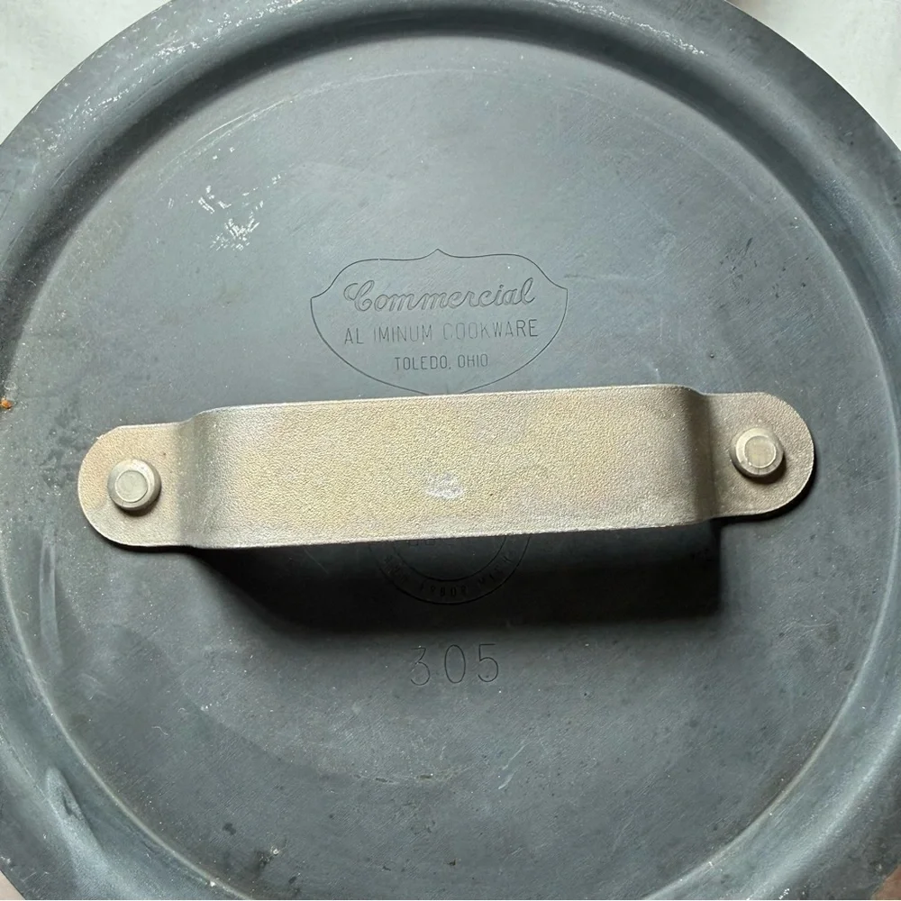 Commercial Aluminum Cookware Pot Heavy Duty 1  1/2 Quart   Number 8701  1/2